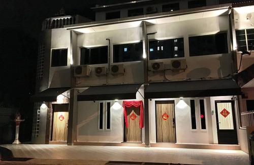 Downtown George Town House | Guest Rated 10/10: iBook Homestay Deluxe Loft Suite
