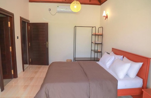 Hikkaduwa Villa | IBSON Villa - 4 Bedroom Oasis with Oceanfront Pool