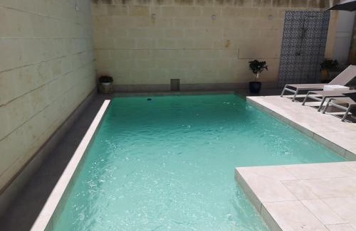 Xaghra House | Ic-Cikwejra Farmhouse - Authentic 300 year old property - Island of Gozo, Malta