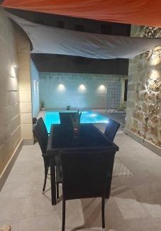 Xaghra House | Ic-Cikwejra Farmhouse - Authentic 300 year old property - Island of Gozo, Malta