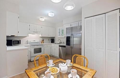 West Beach House | Discover 50 Inlet Cove: Family-Friendly Retreat with Pool