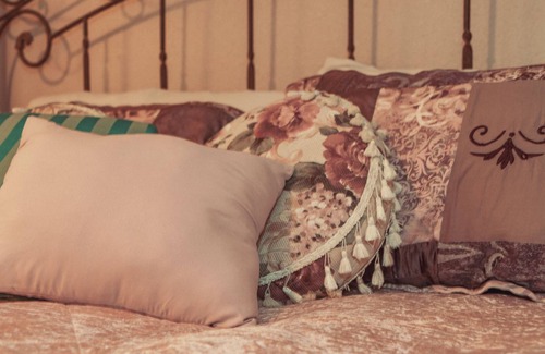 Yelm Bed & Breakfast | Exceptional Icart Room at BNB Hostel with Pool & Spa