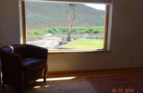Barrydale Ski Chalet | Experience Icarus Cottage: 4-Star Family and Pet Friendly Retreat