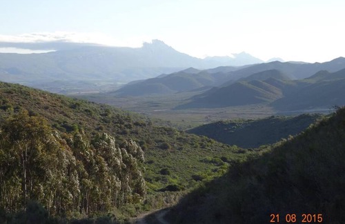 Barrydale Ski Chalet | Experience Icarus Cottage: 4-Star Family and Pet Friendly Retreat