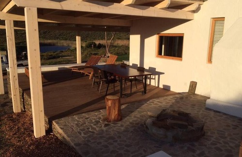 Barrydale Ski Chalet | Experience Icarus Cottage: 4-Star Family and Pet Friendly Retreat