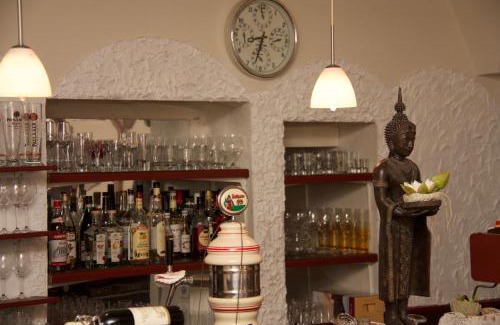 Schonau Hotel | Pet-Friendly ICC Pfälzer Hof with Restaurant & Breakfast