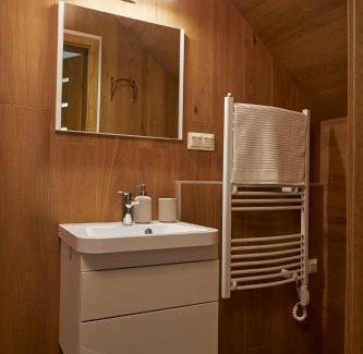 Monoszlo Bed & Breakfast | Icce Borbirtok - Wine, Dine & Rest