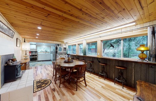 Enterprise House | Top-Rated Ice Creek Hollow Wood Den at Wallowa Lake