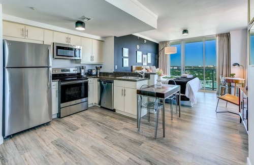 Coconut Grove Hotel | Relaxing Oceanfront Retreat at iCoconutGrove Rentals