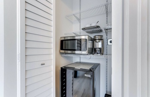 Coconut Grove Hotel | Relaxing Oceanfront Retreat at iCoconutGrove Rentals