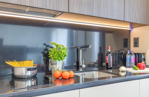 Lugano Apartment | ICON H 505 Suite: Ideal Business Stay in Lugano, Switzerland