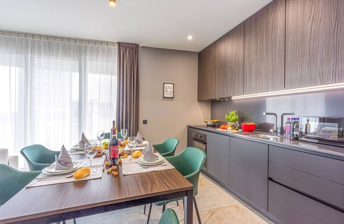 Lugano Apartment | Elegant ICON H 602 Suite Executive in Scenic Lugano