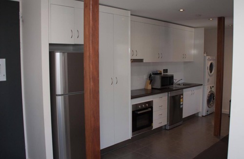 Mount Isa City Hotel | Inviting Icon on Isa: Family-Friendly Stay with Breakfast