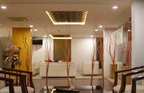 Marathahalli Hotel | Inviting Icon Suites by Bhagini: Family-Friendly Stay