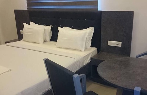 Marathahalli Hotel | Inviting Icon Suites by Bhagini: Family-Friendly Stay