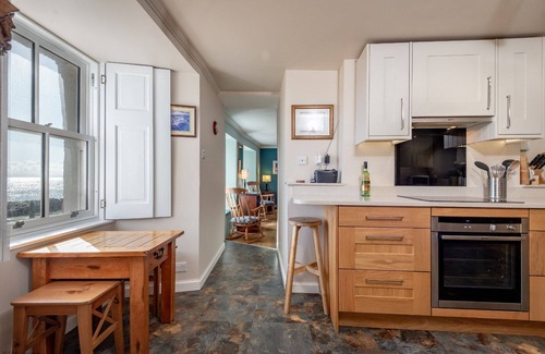 Pittenweem Cottage | Iconic 4-Bedroom House with Exceptional Guest Rating: 9.8