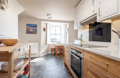 Pittenweem Cottage | Iconic 4-Bedroom House with Exceptional Guest Rating: 9.8