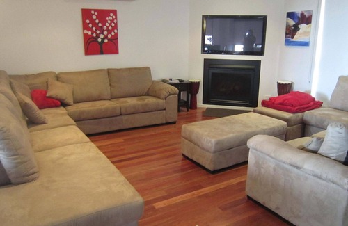 Inverloch House | Iconic Apartment with Ocean View in Inverloch
