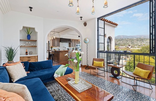 Laguna House | Iconic Architecture and Hot Tub Near Downtown Santa Barbara