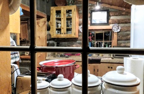 Clark Cabin | Guest Rated 9.8: Iconic Log Cabin Near Yellowstone River