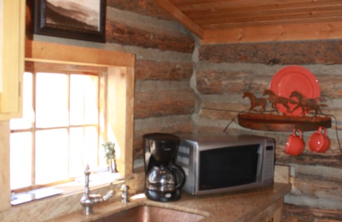 Clark Cabin | Guest Rated 9.8: Iconic Log Cabin Near Yellowstone River