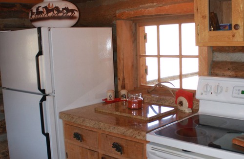 Clark Cabin | Guest Rated 9.8: Iconic Log Cabin Near Yellowstone River
