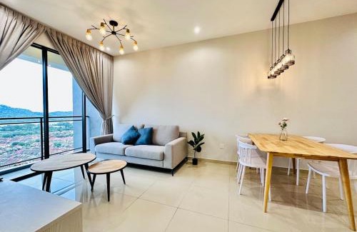 Kampung Sungai Nibong Apartment | Iconic Regency 3BR Seaview Homestay with Rooftop Pool