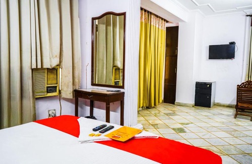 Hauz Khas Village Hotel | Convenient Stays Near Ganga Ram Hospital with Breakfast