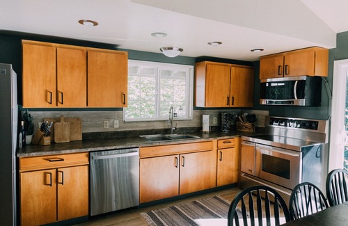 Union Apartment | Experience Iconic Union Skyhouse with Hood Canal Views
