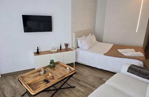 Aveiro Apartment | Discover Up iConik: Oceanfront Bliss with Pool & Dining