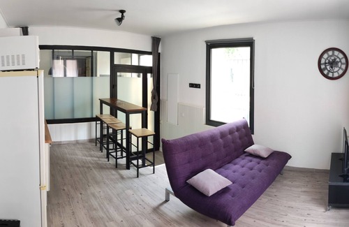 Sauvian Apartment | Perfect Family Getaway: Cozy Apartment 6 km to Beach