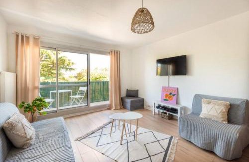 Talence Apartment | Cozy Grand Studio Near Center with Family-Friendly Amenities