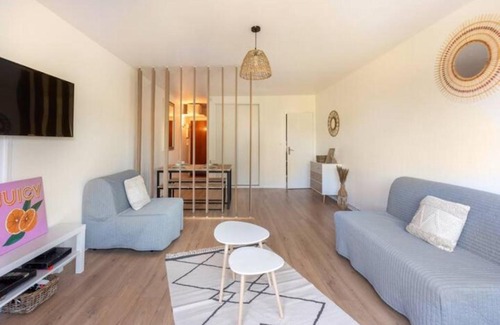 Talence Apartment | Cozy Grand Studio Near Center with Family-Friendly Amenities
