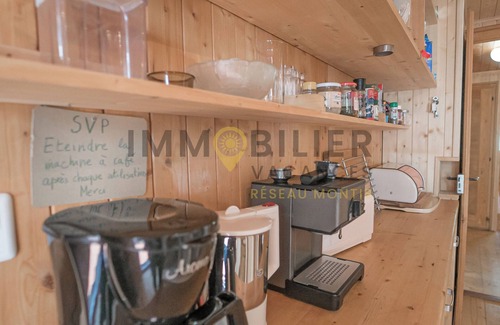 St. Luc Ski Chalet | Idéal pour grande famille !Chalet typique situé sur la route de Chandolin. Entrée avec vestiaire, sa