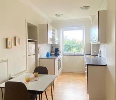 Esbjerg Apartment | Family-Friendly Stay at Spangsberggade 24 - Guest Rated 8.3