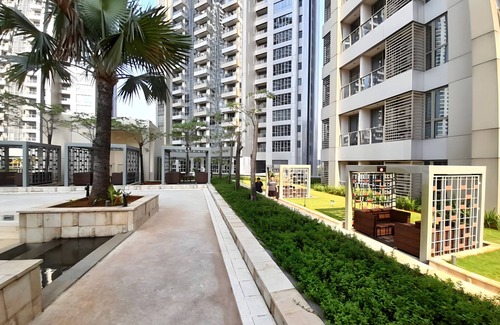Jakarta Apartment | Stylish Studio Apartment Taman Anggrek Residences Near Mall