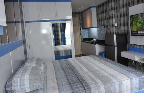 Old Jakarta Apartment | Discover Studio10 @Elpis Kemayoran: Free Netflix & Pool