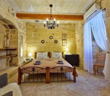 Qala House | Id Dar Ta Censu: Guest-Rated 9.2 with Pool & Kitchen