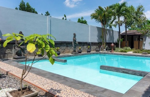 Klaten Selatan Villa | Elegant Villa Near Yogyakarta with Family-Friendly Amenities