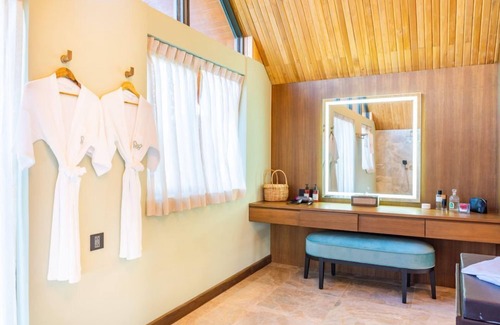 Na Thon Hotel | Ida B Domain: 4-Star Retreat with Ocean Views & Spa