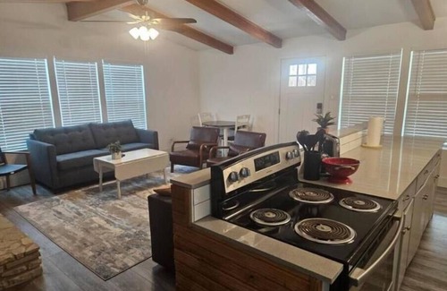 Oatmeal House | Family-Friendly Getaway at Ida Nell's Place Awaits You