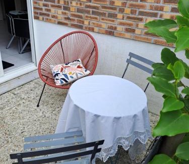 Saint-Nicolas-du-Pelem Apartment | Pet-Friendly IDAVRO: Highly Rated Hotel for Families