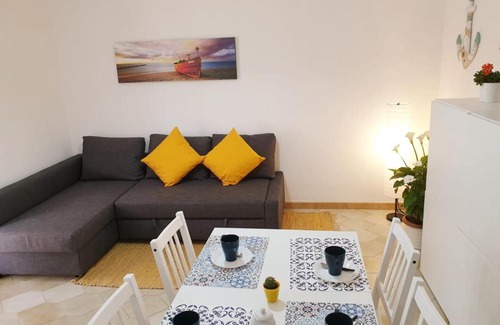 Cozze Apartment | IDEA MARE: Oceanfront Escape with Family-Friendly Amenities