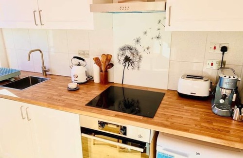 Holland Park Apartment | Perfect 1Bed Retreat in Holland Park, Olympia & Kensington