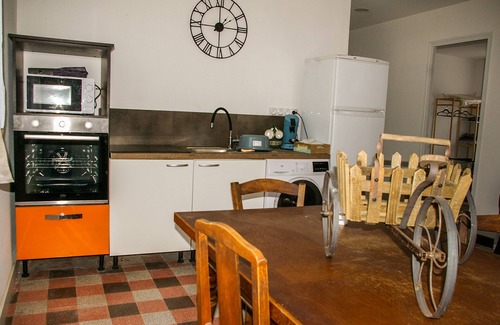 Saint-Salvayre Apartment | Cozy Apartment "Les vacances d'Elsa" Near Grands Buffets