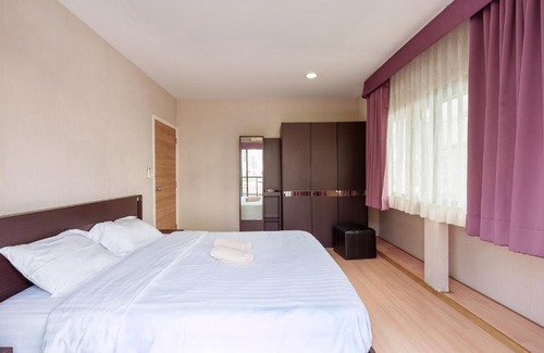 Ploenchit Apartment | Cozy Apartment @ Heart of Bangkok - Steps from BTS