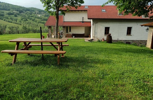 Albareto Bed & Breakfast | Ideal B&B for relaxing families and groups of hikers and cyclists.