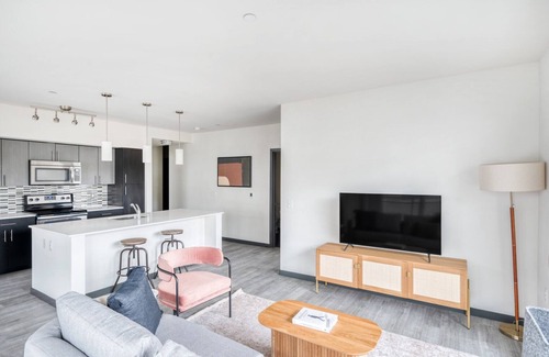 Northeast Bellevue Apartment | Inviting Bellevue 2BR Retreat with Gym & BBQ Access