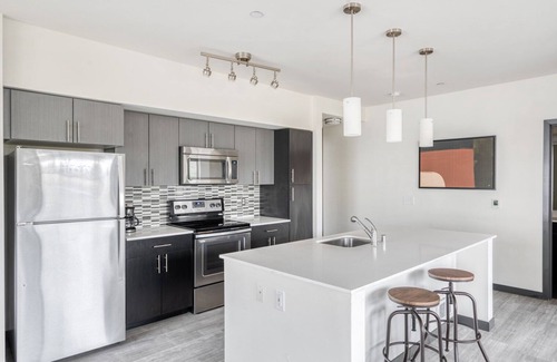 Northeast Bellevue Apartment | Inviting Bellevue 2BR Retreat with Gym & BBQ Access