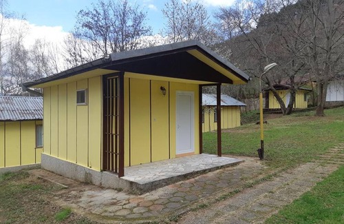 Kamena House | Cozy Bungalow for 2-3 Guests Amidst a Beautiful Garden